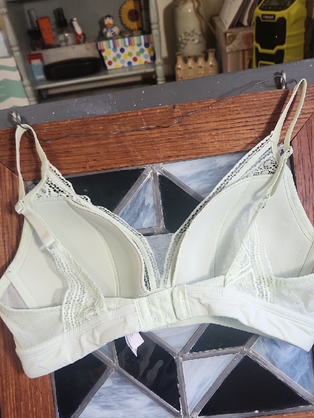 🌻🌻🌻Auden Lace Wireless Bralette in Pale Lime - Picture 2 of 6